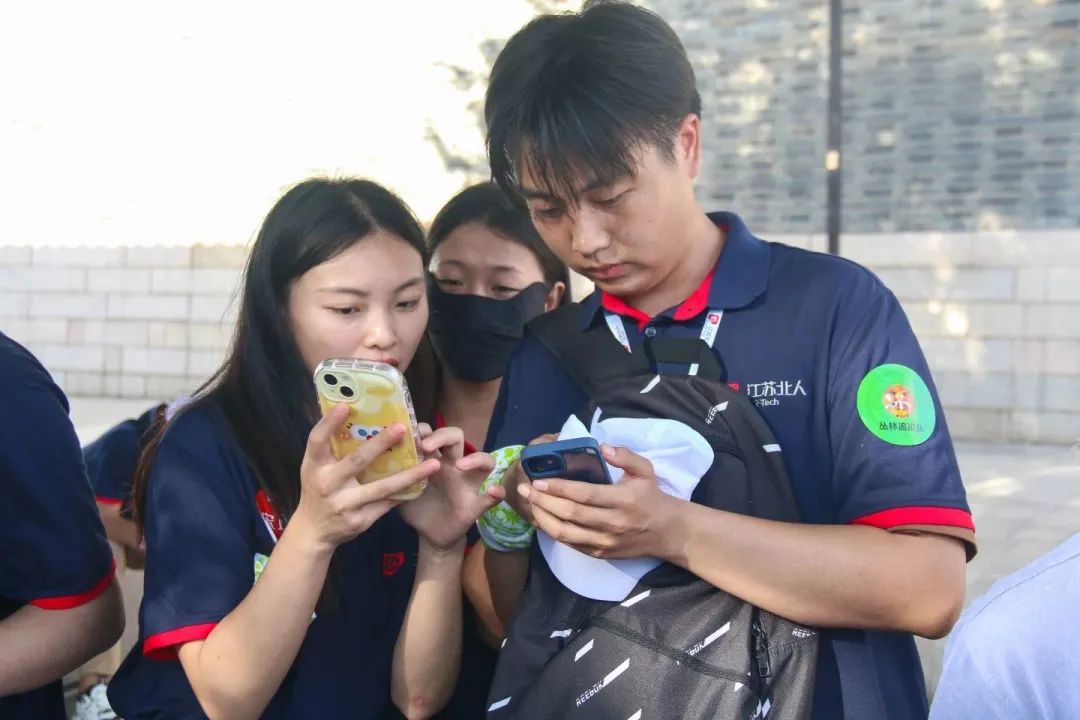 我们一起奔赴山海，领跑未来！