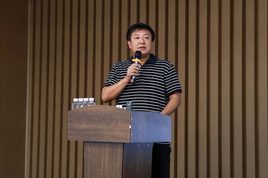 我们一起奔赴山海，领跑未来！