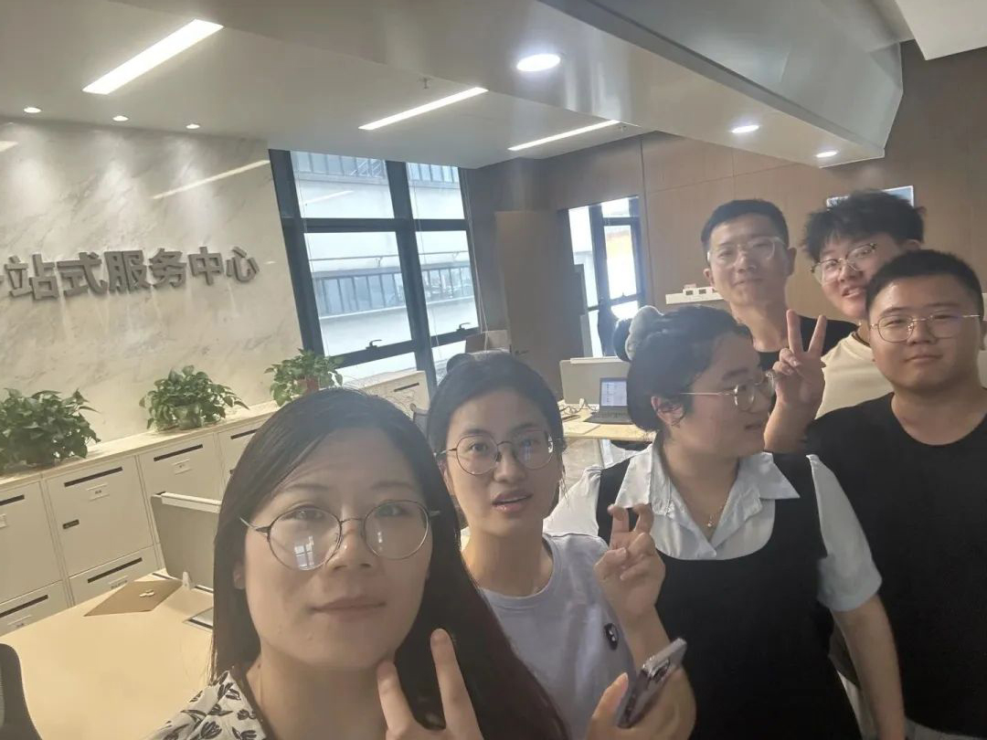 我们一起奔赴山海，领跑未来！